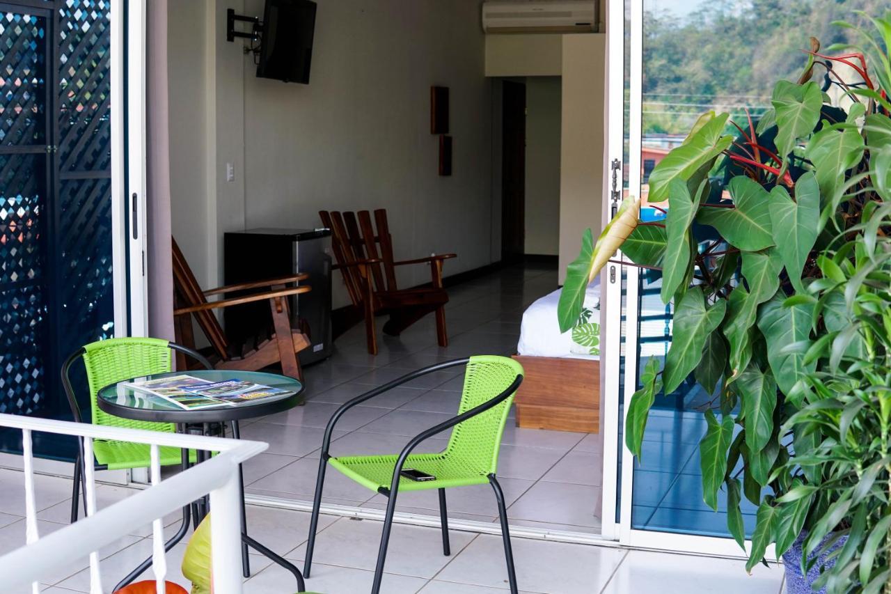 Puerta Del Cielo Quepos Hotel Exterior photo
