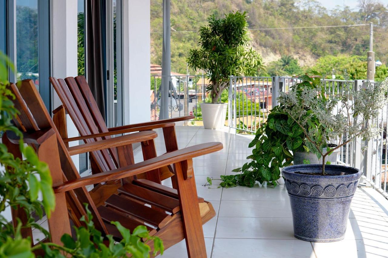 Puerta Del Cielo Quepos Hotel Exterior photo
