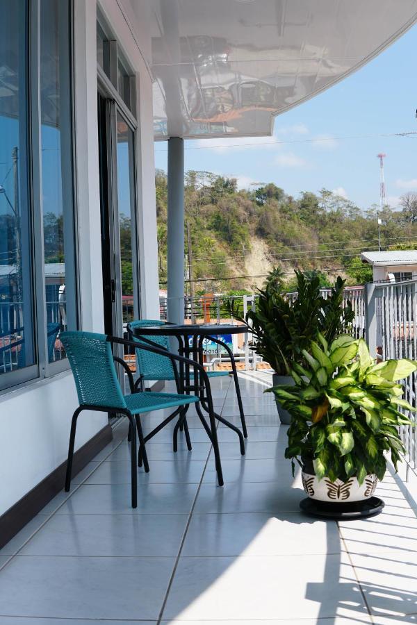 Puerta Del Cielo Quepos Hotel Exterior photo
